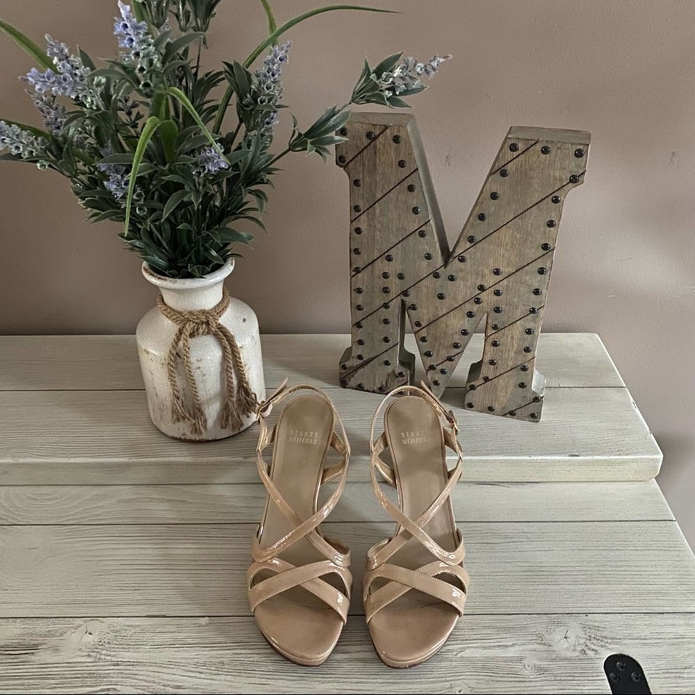 Stuart Weitzman Wonens  patent leather Tan Strappy  Sandals EUC size 7